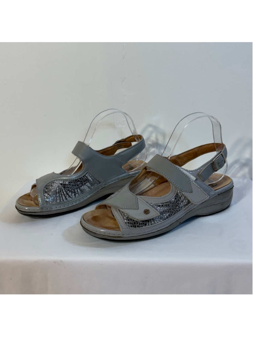 Hergos Gray Silver Sandals Women's EU Size 39 Leather Adjustable Walking Comfort